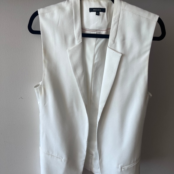 Sleeveless white blazer jacket (size medium) - Picture 1 of 2